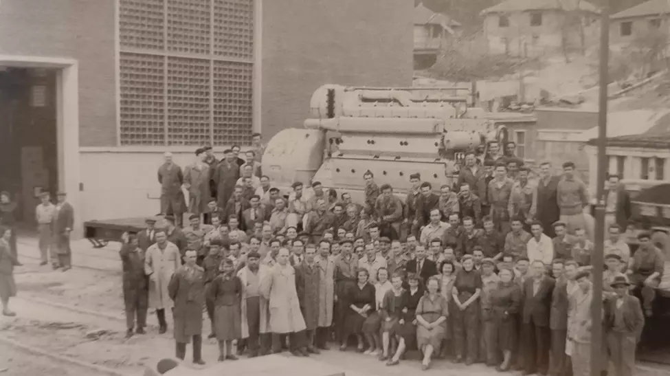 Istoria unei fotografii: motorul de la Reșița ca sinteză a modernizării și demodernizării României