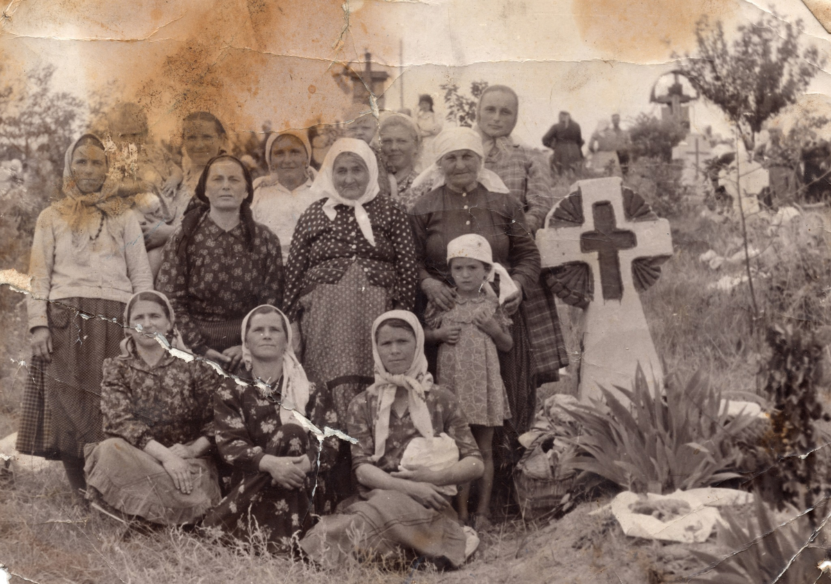 Fotografii cu Paștele Blajinilor în perioada sovietică din colecția proiectului Rama Albastră