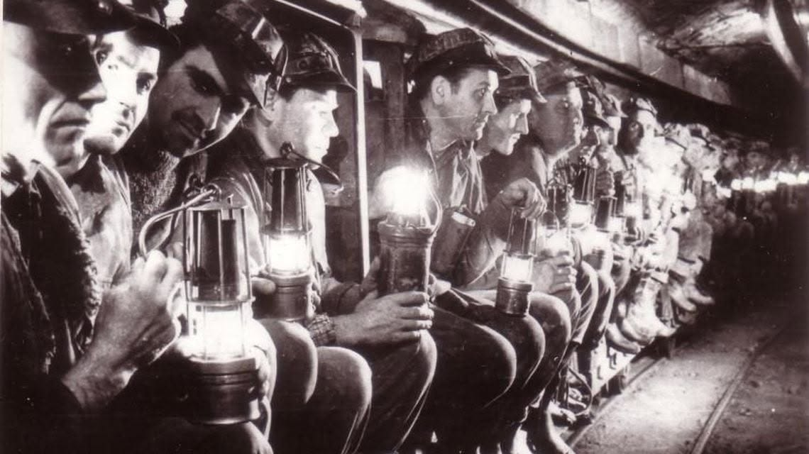 Greva minerilor din 1-3 august 1977. Istoria se poate repeta – fie și altfel