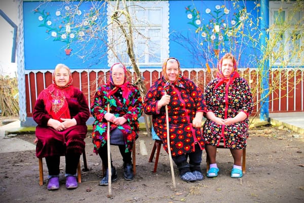 Babușka Style - halatele bunicilor. Halatul cu flori sau o istorie basarabeană. Fotoreportaj