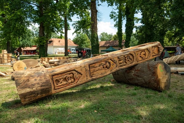 Sculptura dintre generații
