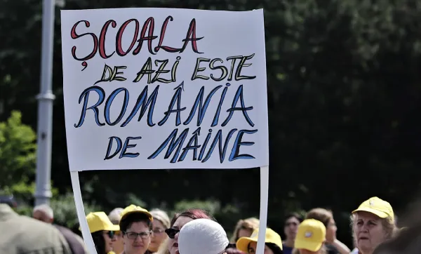 Am obosit să tot aud cuvântul „reformă”, când anul acesta „reforma” nu a însemnat decât tăieri și umilință.