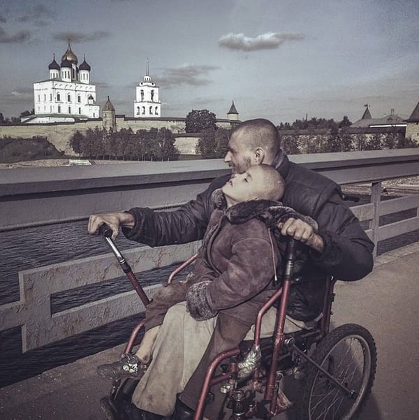 ”Bunul samaritean” al unei țări abandonate: ce ne spune cazul Pașca sau unde ajung bătrânii abandonați?